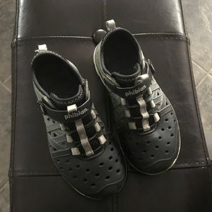 Stride Rite Phibian water shoes